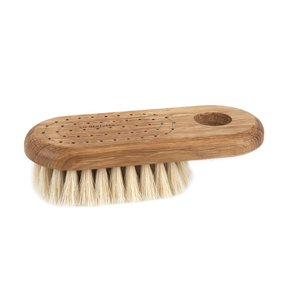 Iris Hantverk Lovisa Oak Bath Brush With Horse Hair - Eco-Friendly Wooden Cleaning Tool