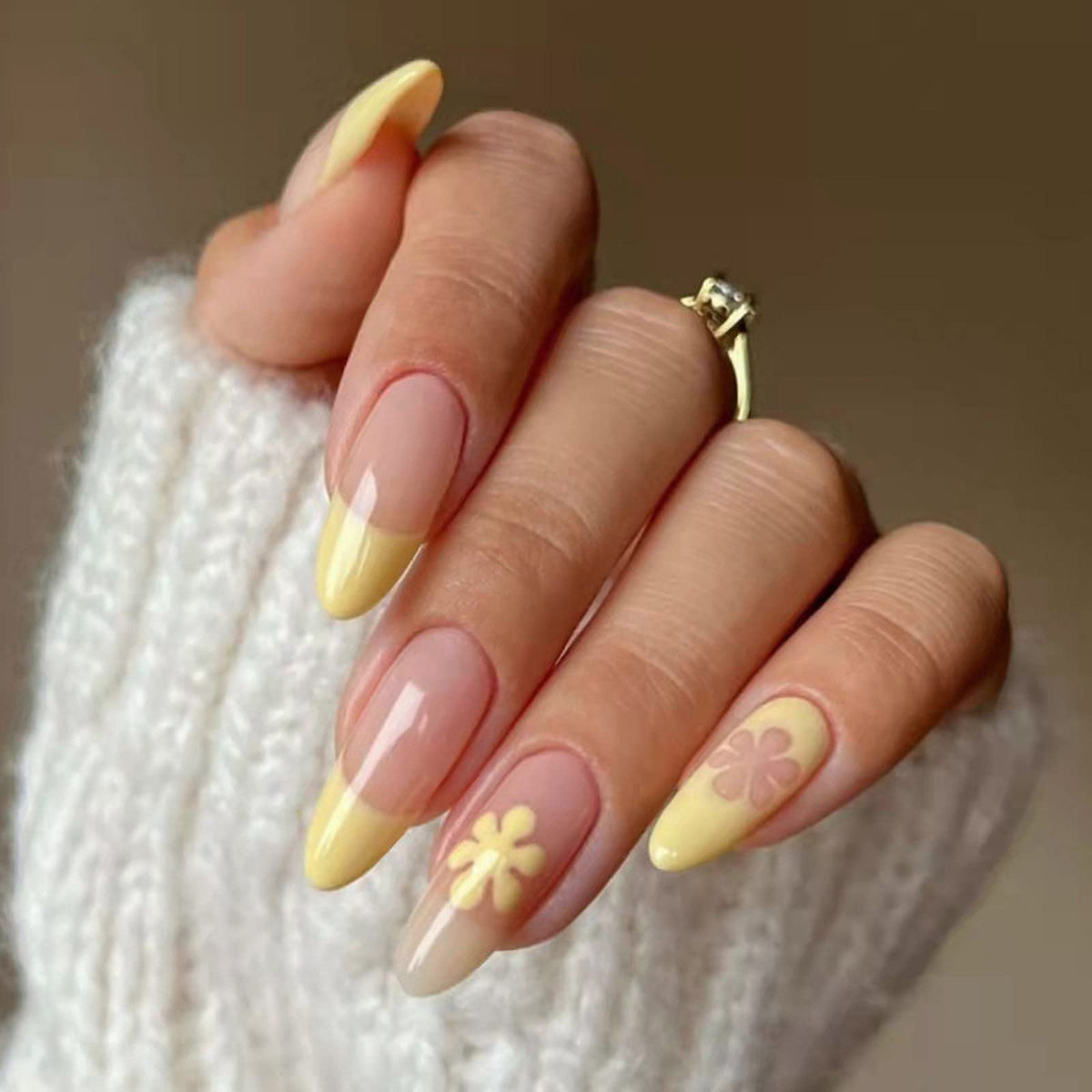 IMSOHOT 24Pcs Yellow Almond Press on Nails, Cute Stiletto Fake Nails with Flower Design