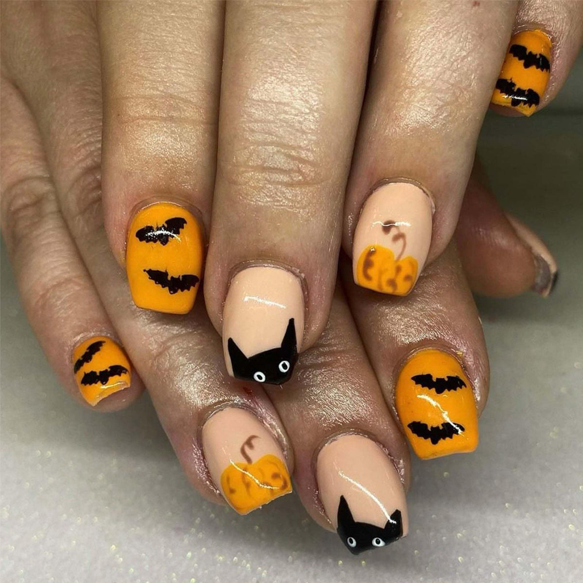 Kasoicra Halloween Short Press On Nails, Pumpkin & Bat Design, 24 Pcs Acrylic Full Cover