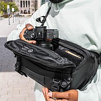 Wandrd Rogue 6L Sling Camera Bag Crossbody Bag And Camera Case For Photographers Black