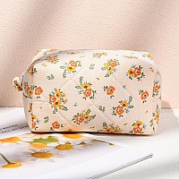 Soidram Floral Makeup Bag Quilted Cosmetic Bag Puffy Coquette Makeup Pouch Aesthetic Cute Travel Toiletry Bag Organizer Cotton M