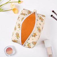 Soidram Floral Makeup Bag Quilted Cosmetic Bag Puffy Coquette Makeup Pouch Aesthetic Cute Travel Toiletry Bag Organizer Cotton M