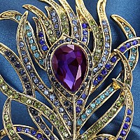 Reizteko Vintage Peacock Feather Crystal Rhinestones Teardrop Plume Brooch Pin Purple