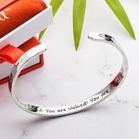 Carviell Inspirational Bracelets For Women Personalized Encouragement Cuff Bracelet For Teen Girls Mom Sister Cousin Gifts