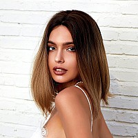 HAIRCUBE Ombre Brown Bob Wig Shoulder Length Wigs for Women Short Ombre Wig Middle Part Heat Resistant Fibre Synthetic Wig Natural Looking