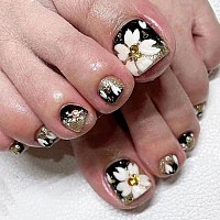 Yosomk Black Gold Press On Toenails Flowers Short Fake Toe Nail Tips Heart Press Ons Glossy Glitter Glue On Toe Nails Nude Squar