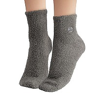 Earth Therapeutics Aloe Vera Socks - Infused with natural aloe vera & Vitamin E - Helps Dry Feet, Cracked Heels, Calluses, Rough Skin, Dead Skin Grey/Charcoal