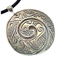 Swimmi Hand Carved Mother Of Pearl Shell Maori Peace Pendant Adjustable Cord Necklace Handmade Jewelry Ea308