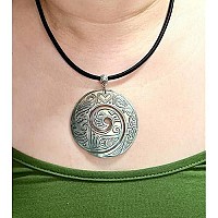 Swimmi Hand Carved Mother Of Pearl Shell Maori Peace Pendant Adjustable Cord Necklace Handmade Jewelry Ea308