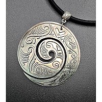 Swimmi Hand Carved Mother Of Pearl Shell Maori Peace Pendant Adjustable Cord Necklace Handmade Jewelry Ea308